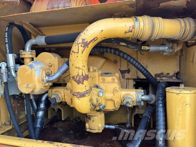 CAT 215DLC Kita