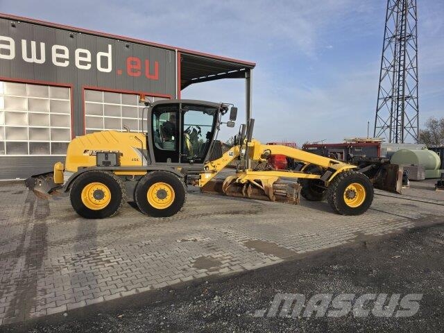 New Holland F156.7 6X6 Ripper/ Trimble /GPS/Straßenzulassung Egyéb