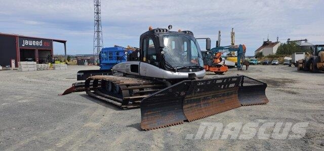 Prinoth Leitwolf Pistenbully Schneepiste بلدوزرات مجنزرة