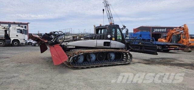 Prinoth Leitwolf Pistenbully Schneepiste بلدوزرات مجنزرة
