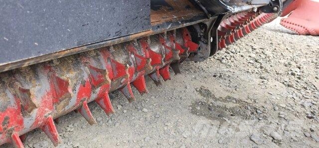 Prinoth Leitwolf Pistenbully Schneepiste بلدوزرات مجنزرة