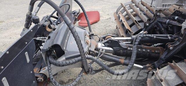 Prinoth Leitwolf Pistenbully Schneepiste بلدوزرات مجنزرة