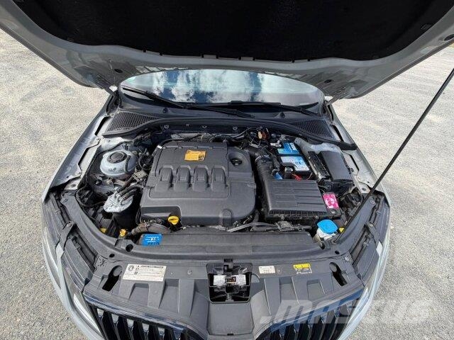 SKODA OCTAVIA RS / 4x4 / NAVI شاحنات أخرى