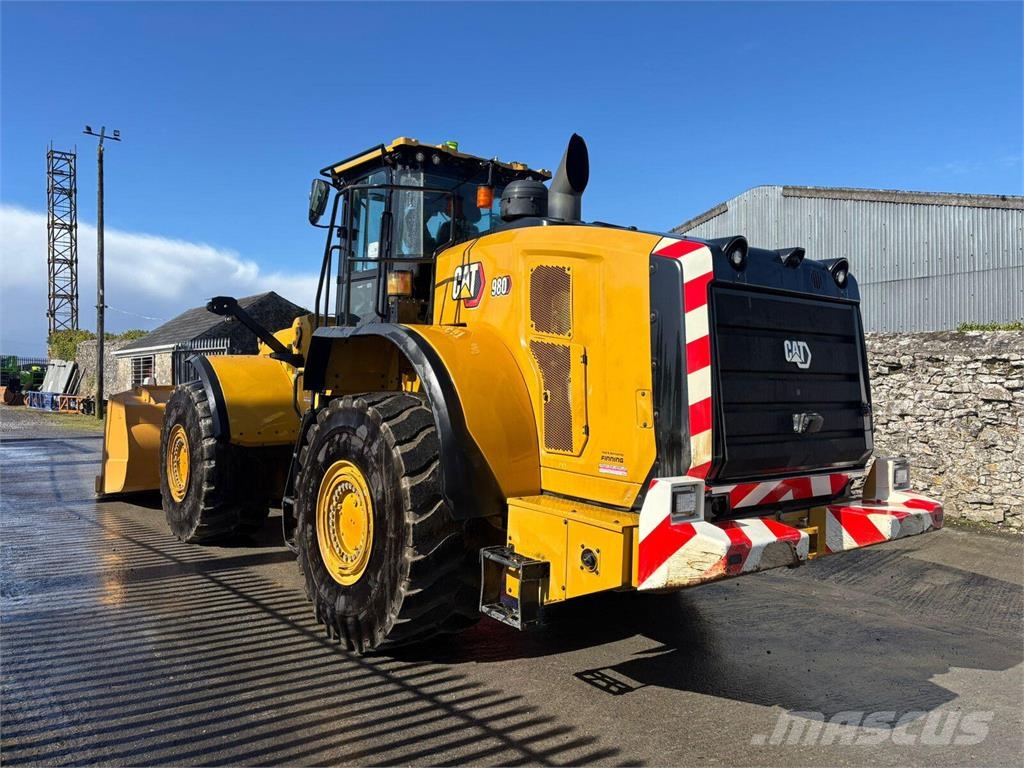 CAT 980 Iekrāvēji uz riteņiem