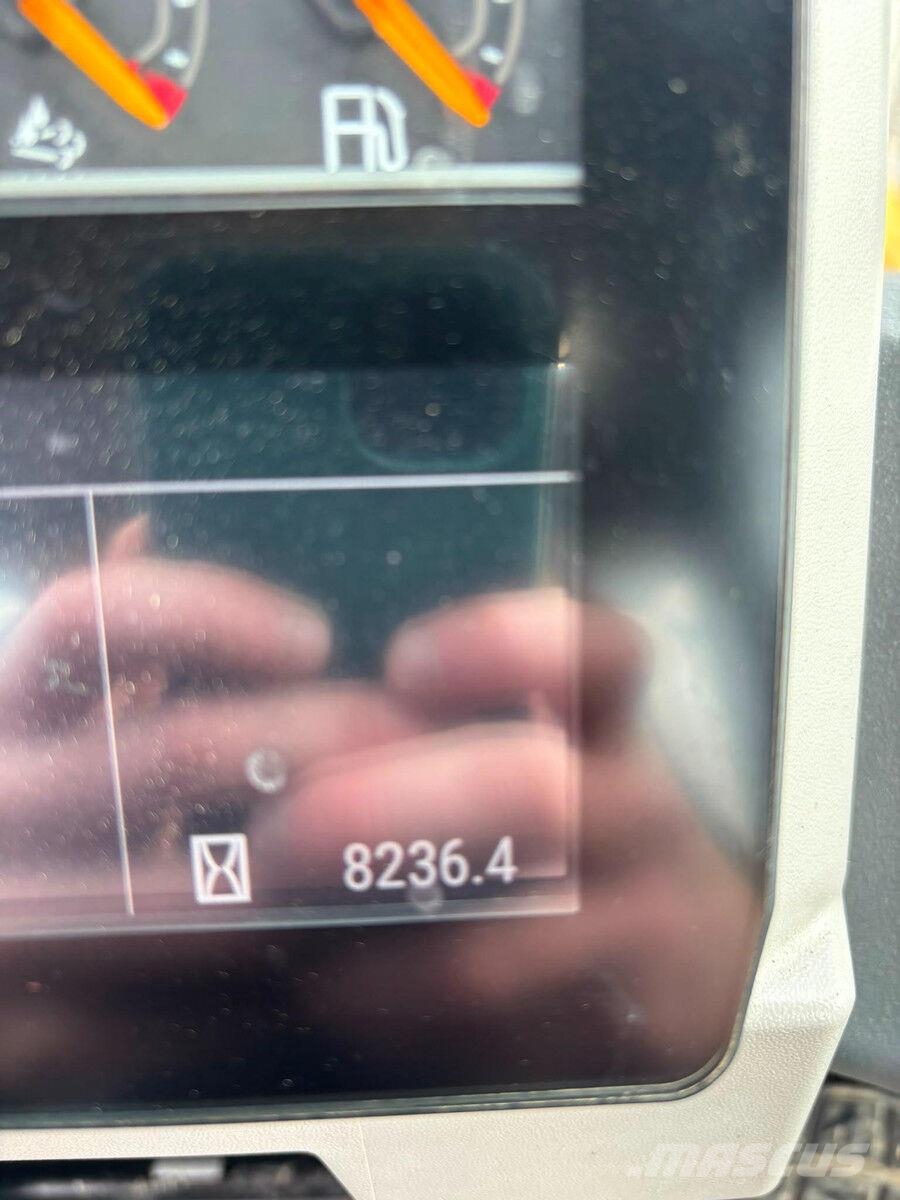 CAT 980 Iekrāvēji uz riteņiem