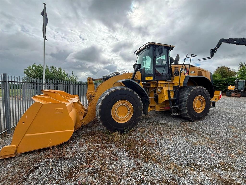 CAT 980 Iekrāvēji uz riteņiem