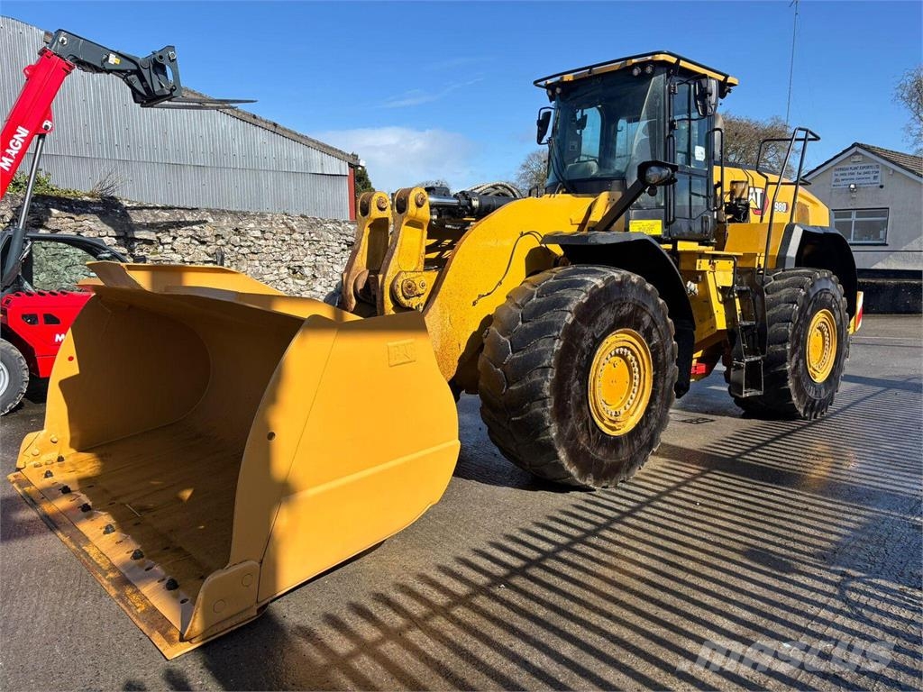 CAT 980 Iekrāvēji uz riteņiem