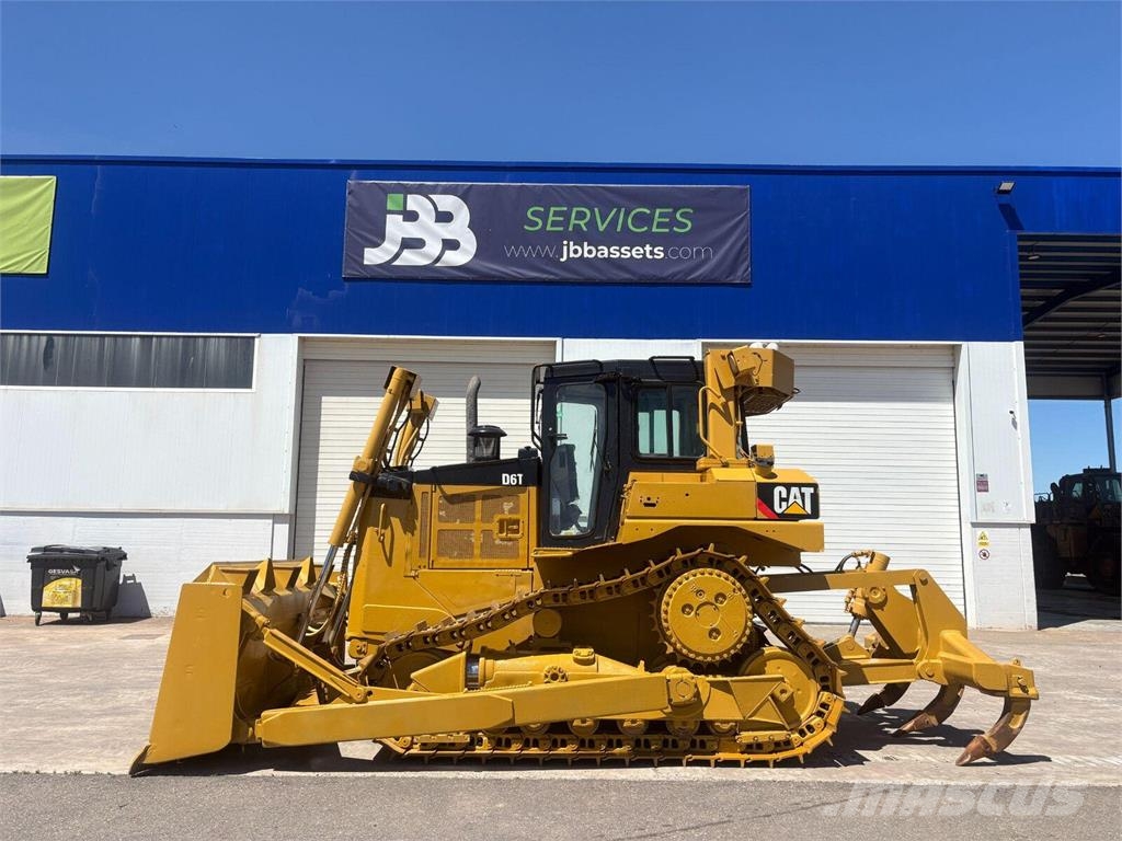 CAT D6T Buldozer sobre oruga