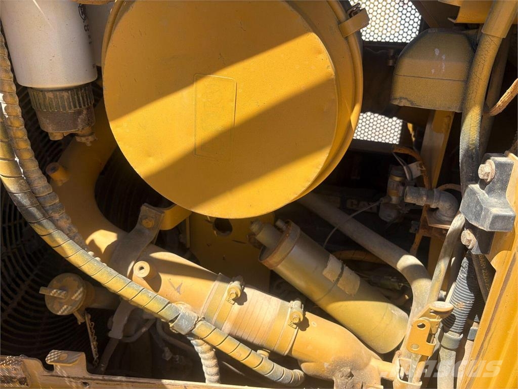 CAT D6T Buldozer sobre oruga