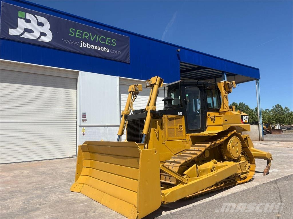 CAT D6T Buldozer sobre oruga