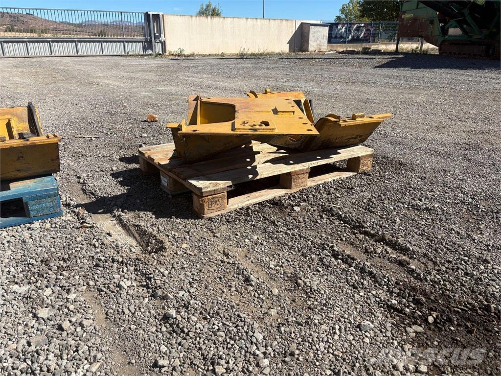 CAT D8T Aletas laterales y protecciones inferiores D8T Buldožerji goseničarji