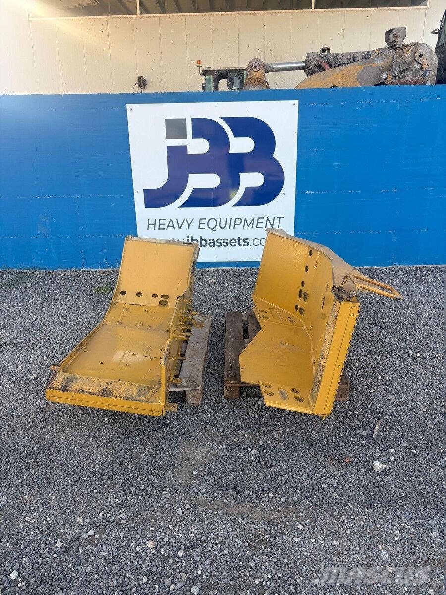 CAT D8T Aletas laterales y protecciones inferiores D8T Buldožerji goseničarji
