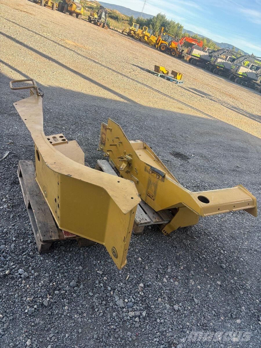 CAT D8T Aletas laterales y protecciones inferiores D8T Buldožerji goseničarji
