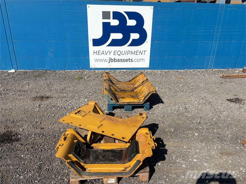 CAT D8T Aletas laterales y protecciones inferiores D8T Buldožerji goseničarji