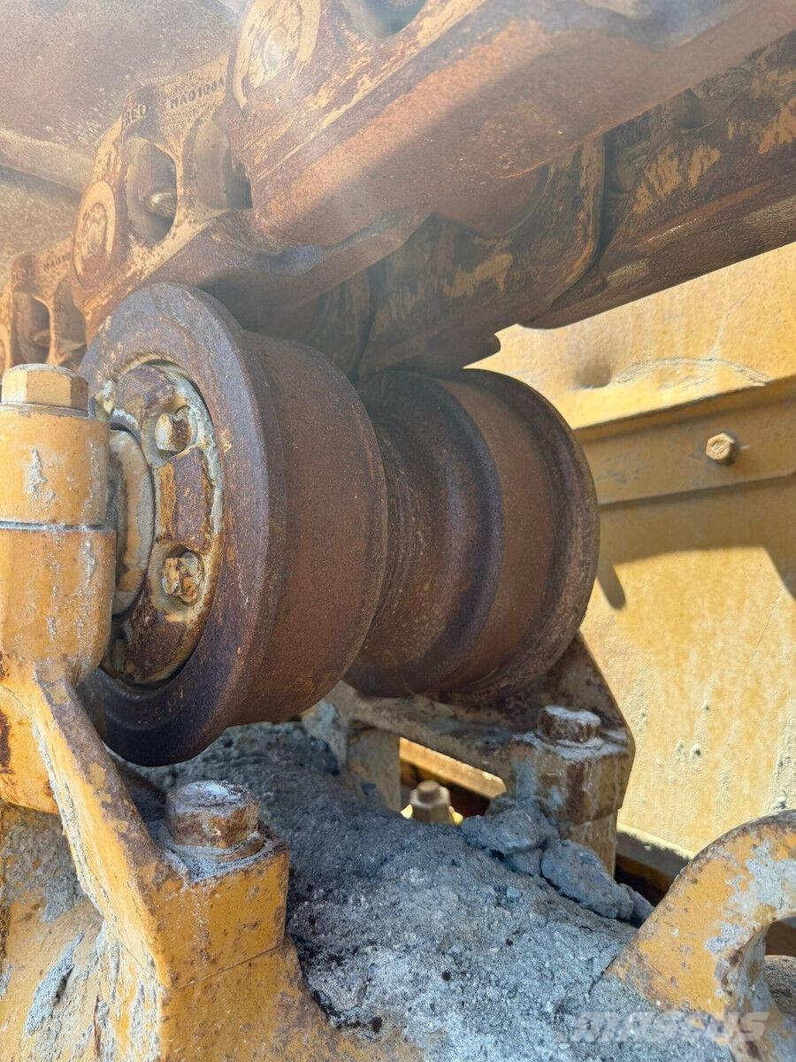 CAT D8T **CE MARKED, MARCADO CE** Buldozer sobre oruga