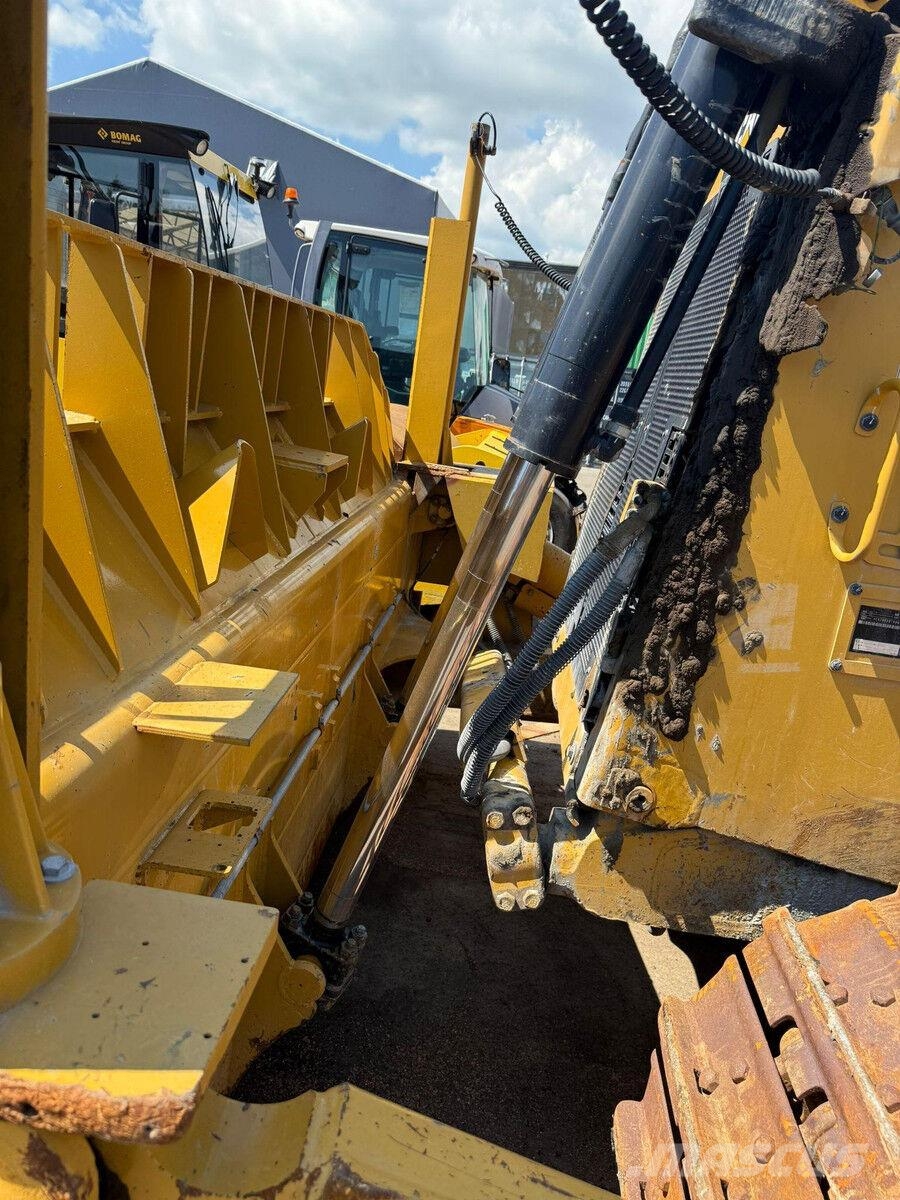CAT D8T **CE MARKED, MARCADO CE** Buldozer sobre oruga