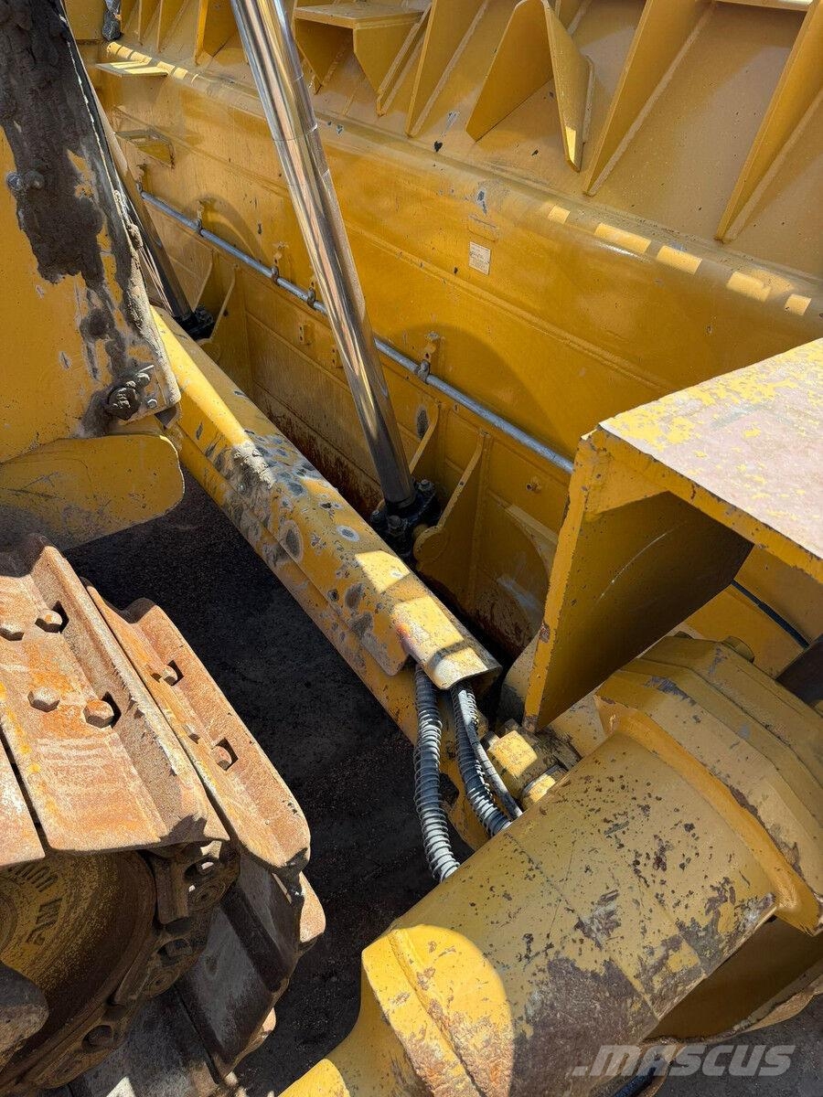CAT D8T **CE MARKED, MARCADO CE** Buldozer sobre oruga