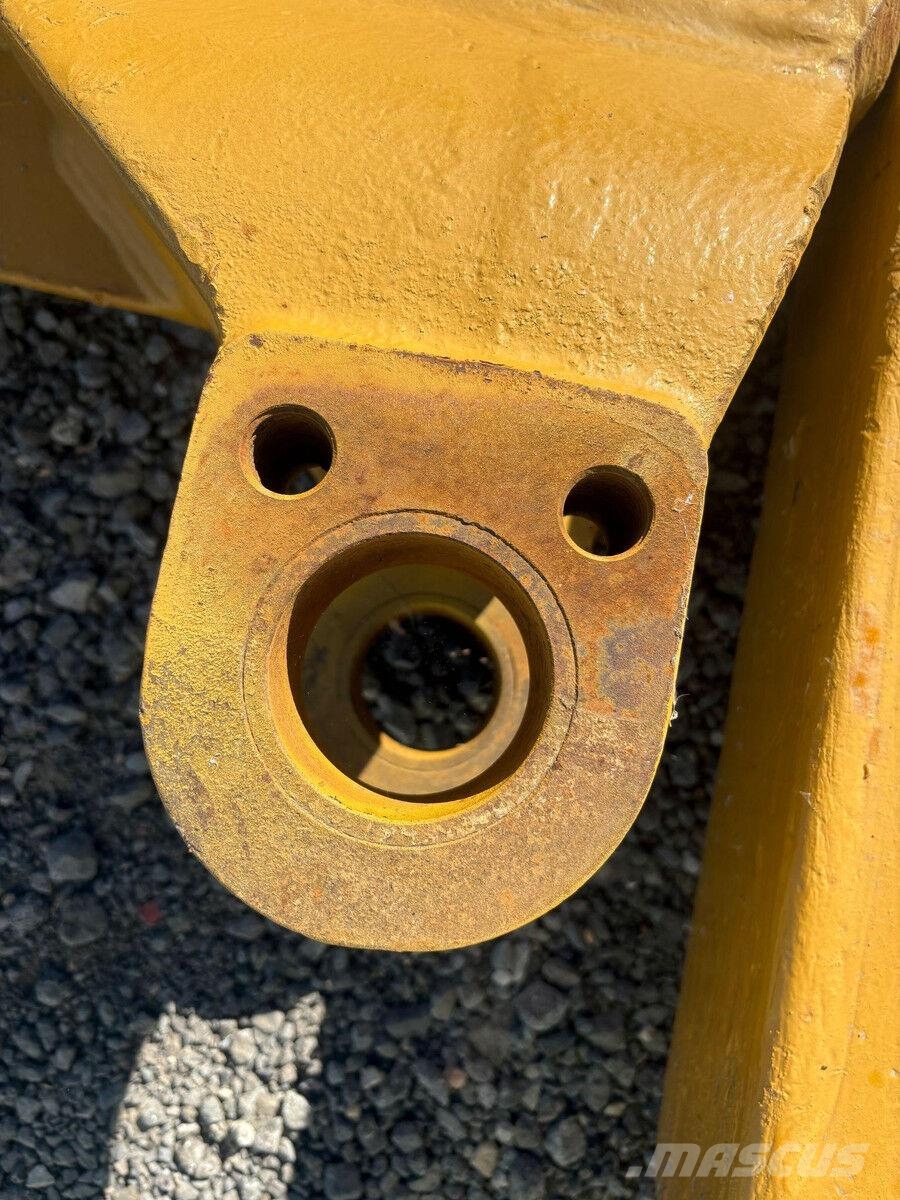 CAT D8T Cuchilla delantera y riper para bulldozer D8T/ Buldožerji goseničarji
