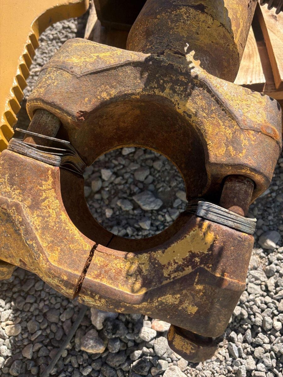 CAT D8T Cuchilla delantera y riper para bulldozer D8T/ Buldožerji goseničarji