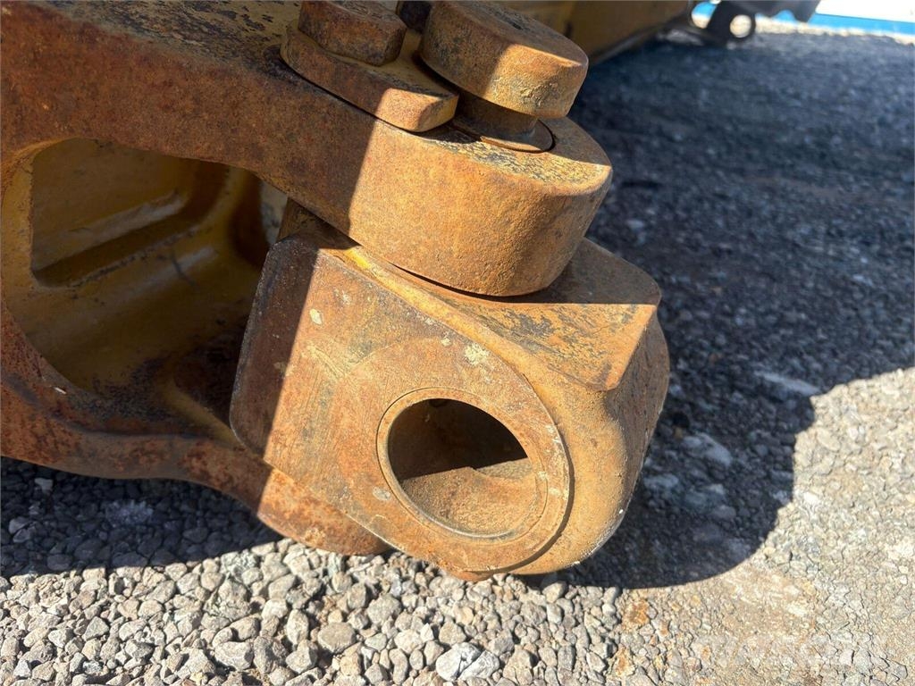 CAT D8T Cuchilla delantera y riper para bulldozer D8T/ Buldožerji goseničarji