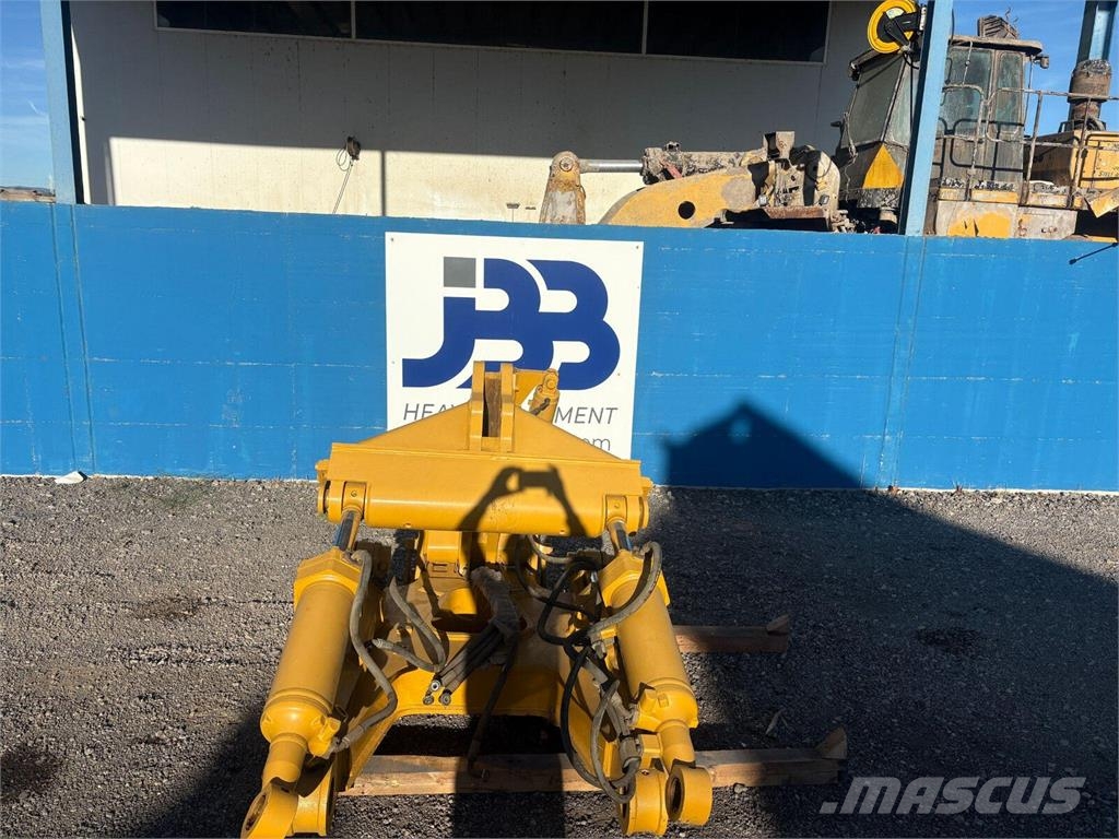 CAT D8T Cuchilla delantera y riper para bulldozer D8T/ Buldožerji goseničarji