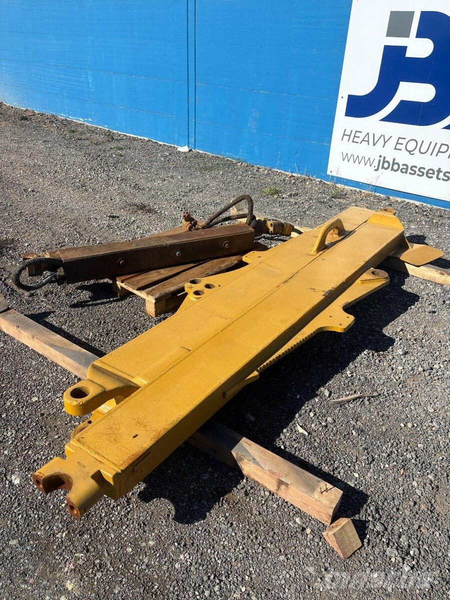 CAT D8T Cuchilla delantera y riper para bulldozer D8T/ Buldožerji goseničarji