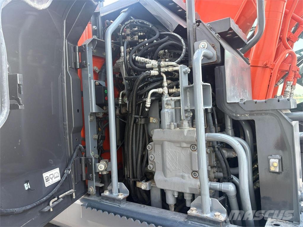 Hitachi ZX145W-6 轮式挖掘机