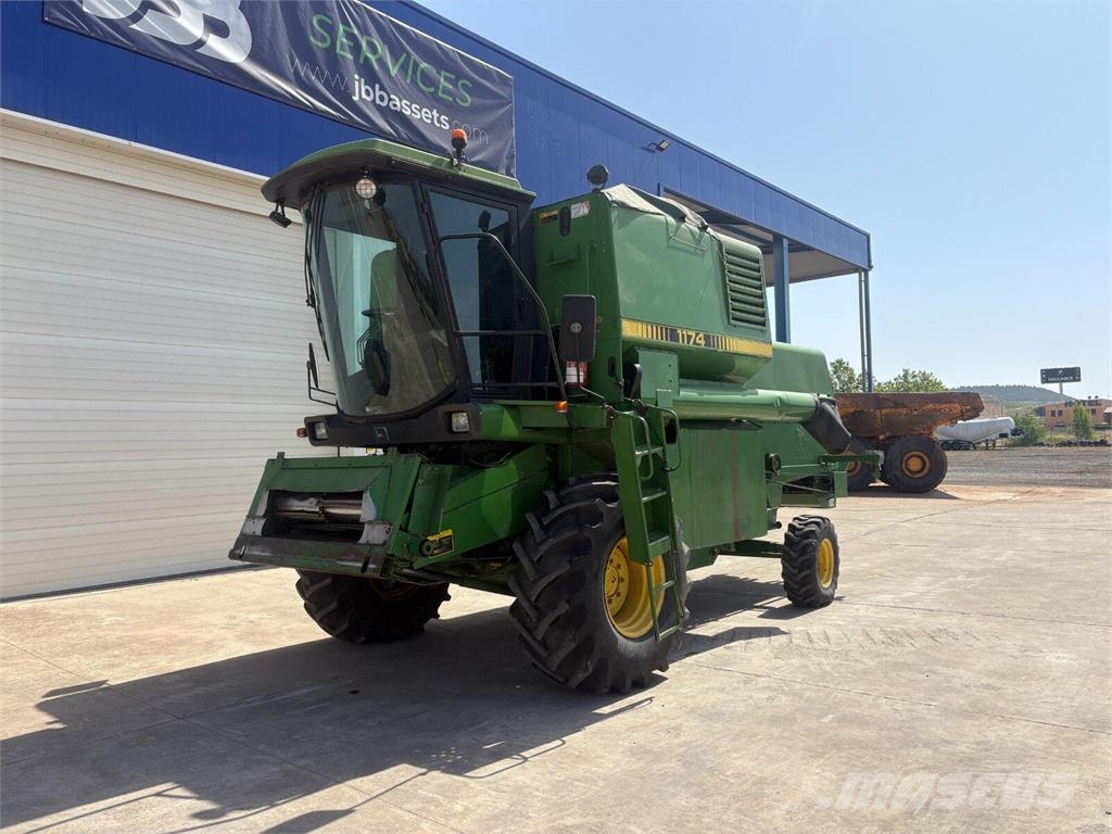John Deere 1174 Mietitrebbiatrici
