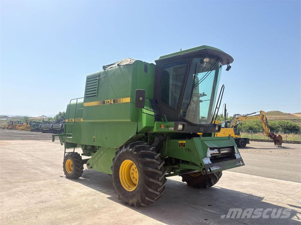John Deere 1174 Mietitrebbiatrici