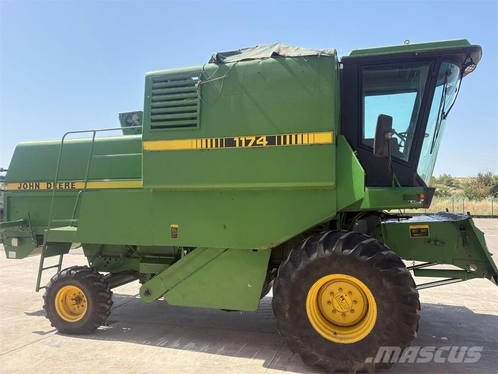 John Deere 1174 Mietitrebbiatrici