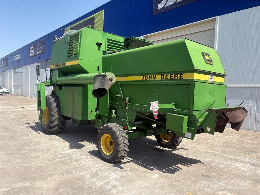 John Deere 1174 Mietitrebbiatrici