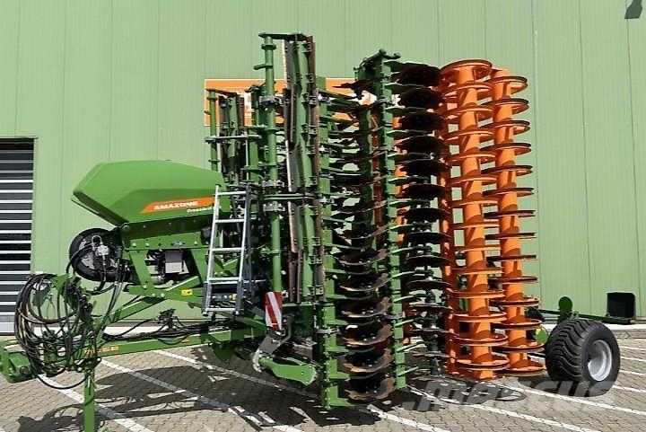 Amazone CATROS+ 7003-2TS DEMO mit Green Drill 501 zur Zwis Kolutne brane