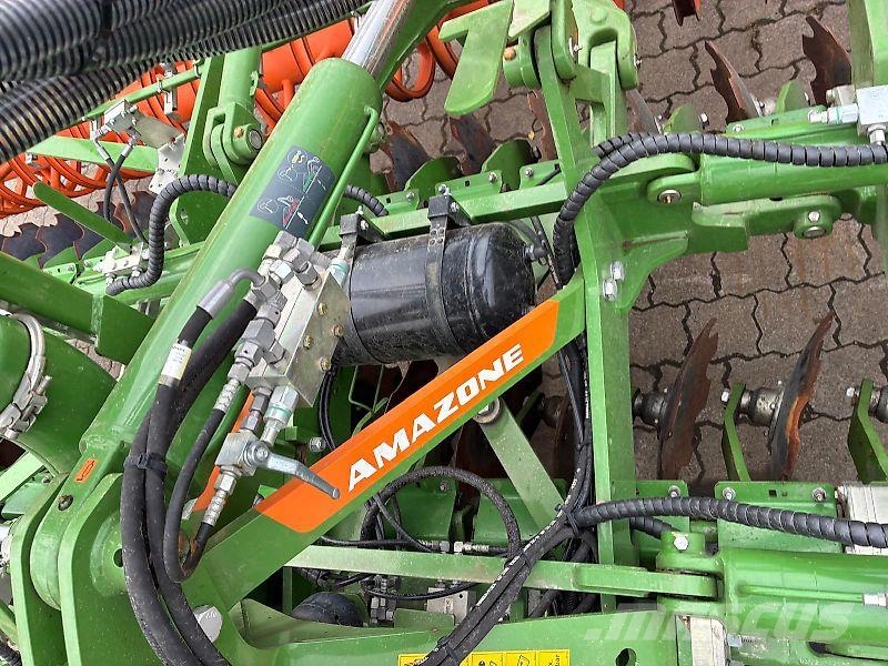 Amazone CATROS+ 7003-2TS DEMO mit Green Drill 501 zur Zwis Gradas de discos