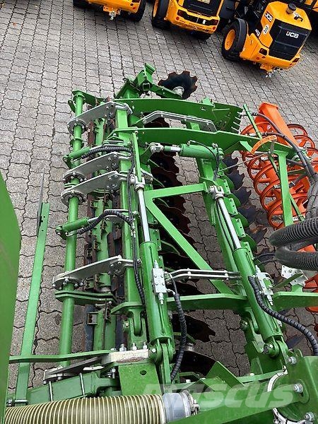 Amazone CATROS+ 7003-2TS DEMO mit Green Drill 501 zur Zwis Gradas de discos