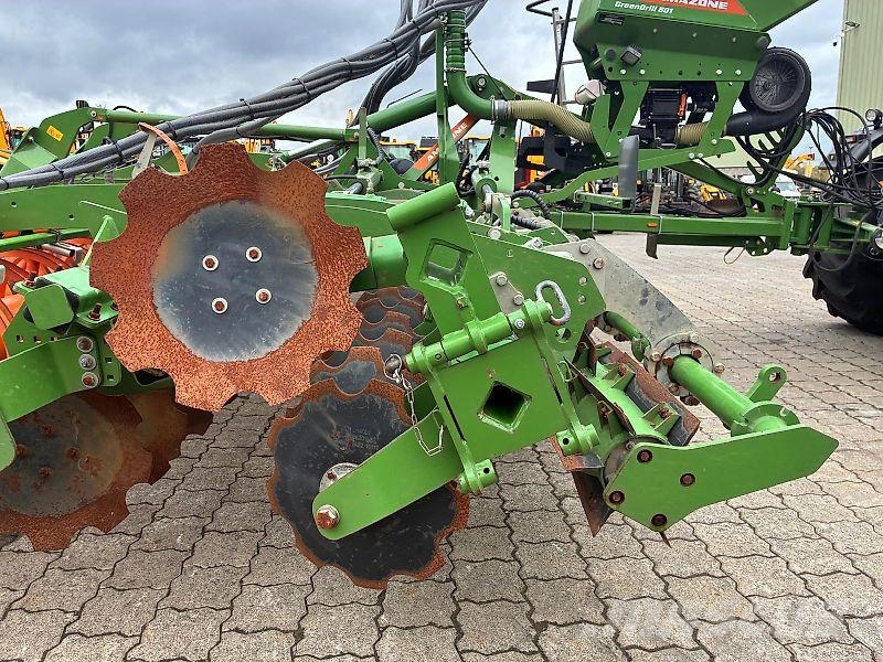 Amazone CATROS+ 7003-2TS DEMO mit Green Drill 501 zur Zwis Gradas de discos