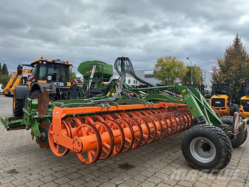 Amazone CATROS+ 7003-2TS DEMO mit Green Drill 501 zur Zwis Gradas de discos