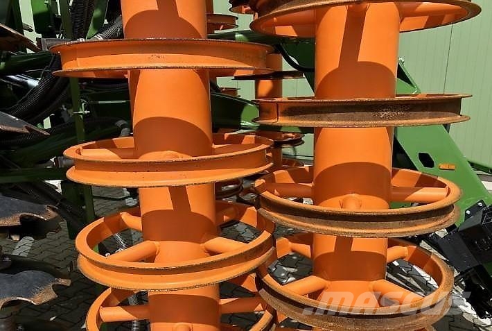 Amazone CATROS+ 7003-2TS DEMO mit Green Drill 501 zur Zwis Kolutne brane