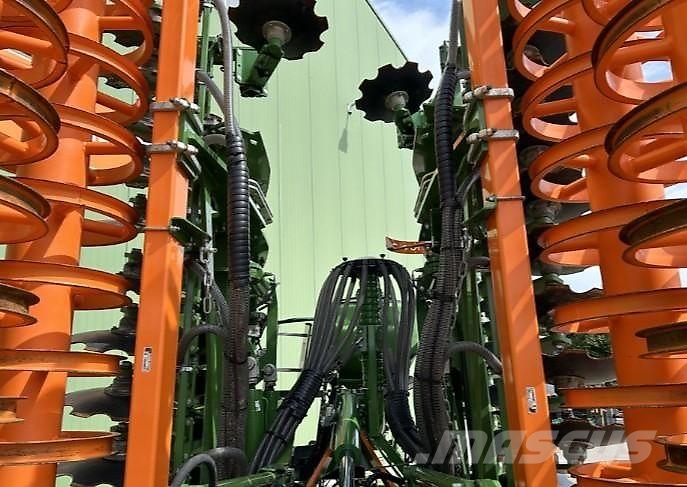 Amazone CATROS+ 7003-2TS DEMO mit Green Drill 501 zur Zwis Kolutne brane