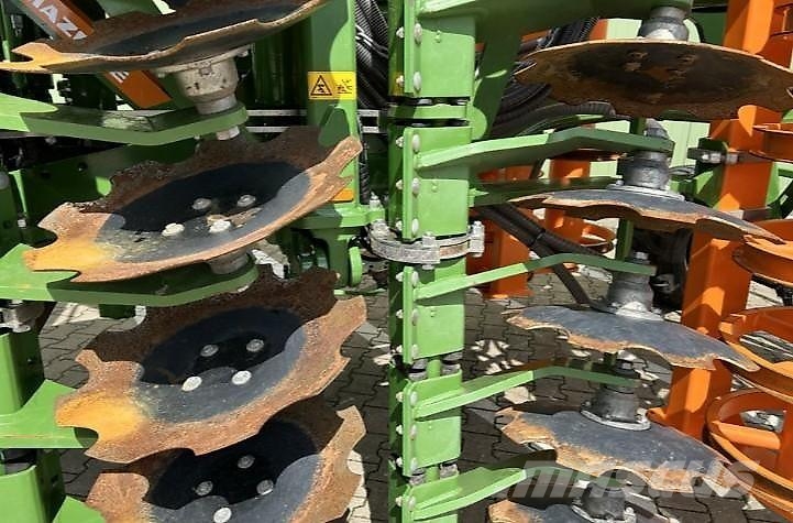 Amazone CATROS+ 7003-2TS DEMO mit Green Drill 501 zur Zwis Kolutne brane