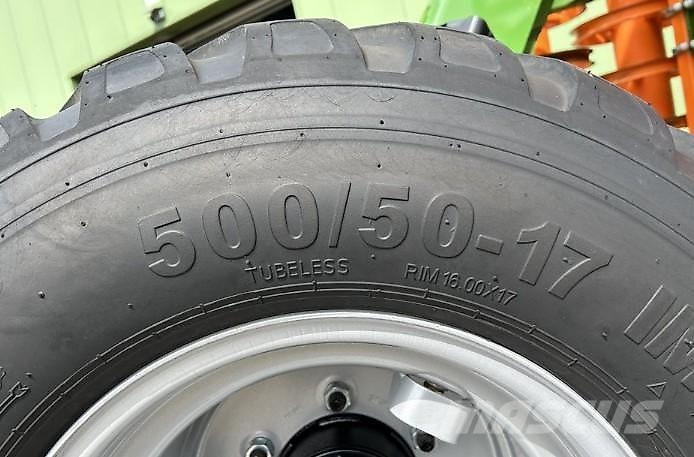 Amazone CATROS+ 7003-2TS DEMO mit Green Drill 501 zur Zwis Kolutne brane