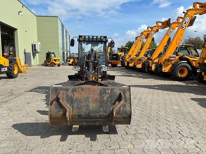 JCB 403 PLUS Kabine Liukuohjatut kuormaajat