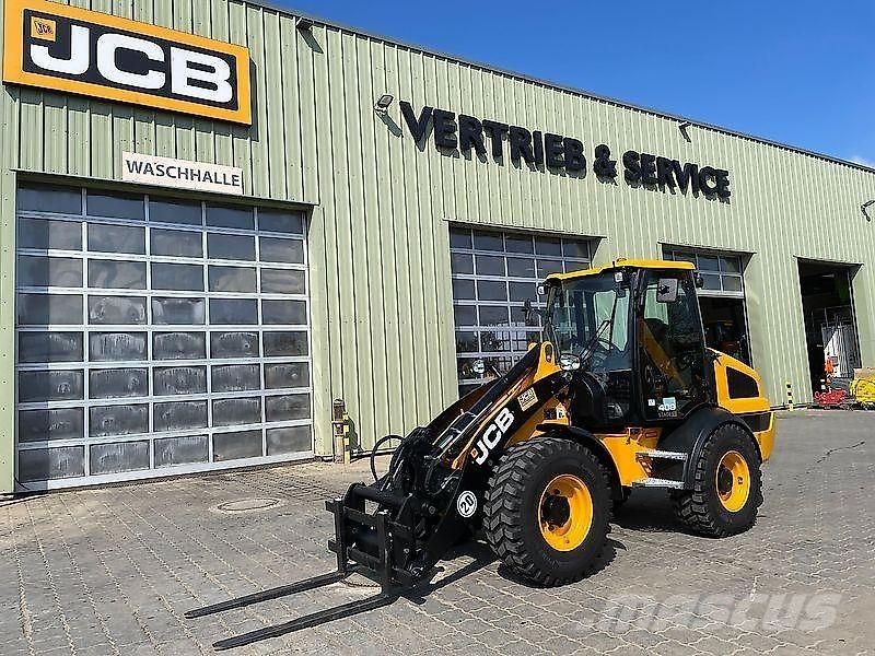 JCB 409 Rataslaadurid
