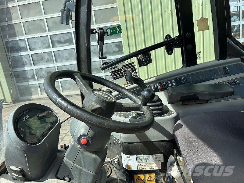 JCB 409 Rataslaadurid