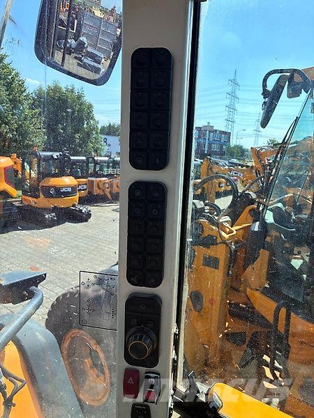 JCB 427 HT لوادر بعجل