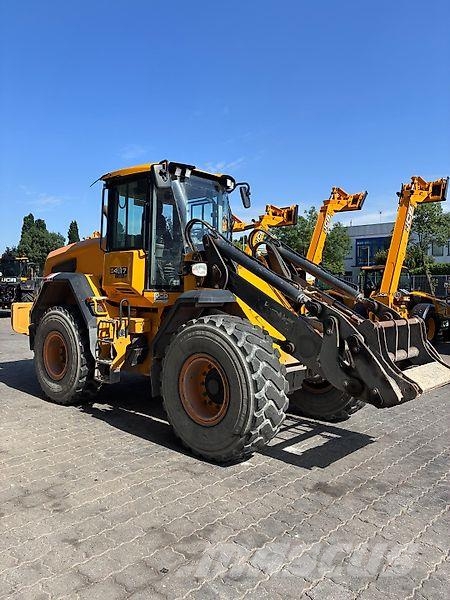 JCB 427 HT لوادر بعجل