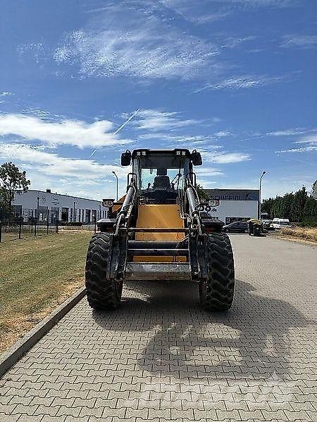 JCB 437 S5 HT Kolesové nakladače