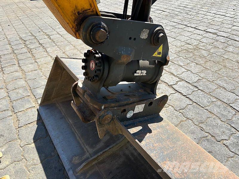 JCB 86C-2 TAB حفارات زحافة