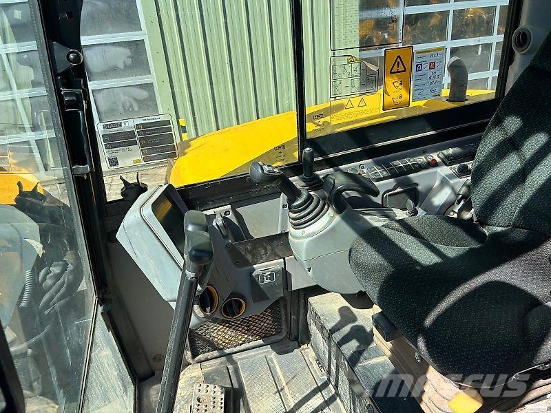 JCB 86C-2 TAB حفارات زحافة