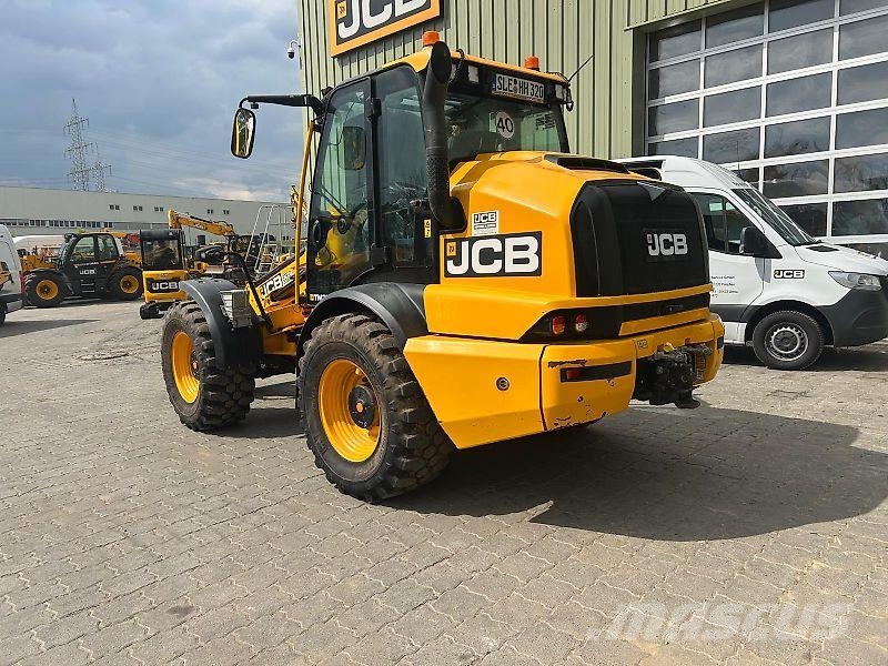 JCB TM320 Agri Телескопічні навантажувачі