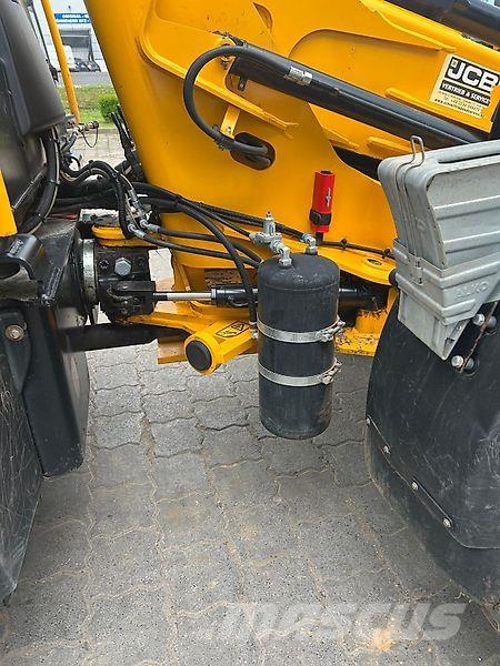 JCB TM320 Agri Телескопічні навантажувачі